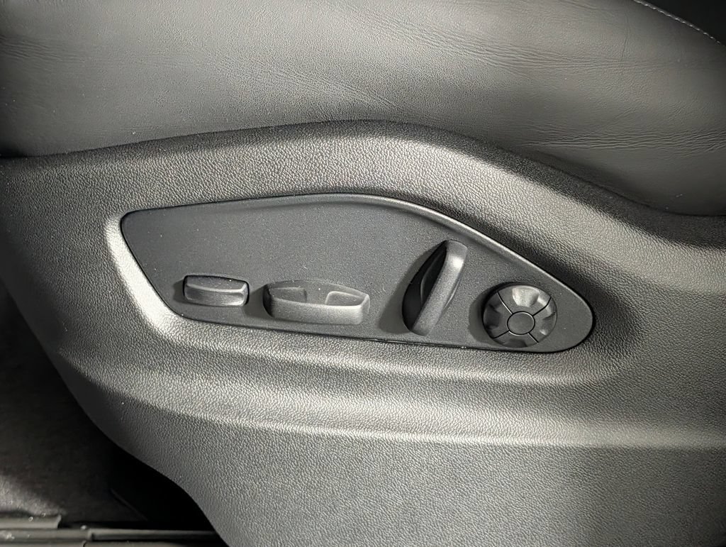 New 2026 Porsche Cayenne Coupe AWD/4WD image 28