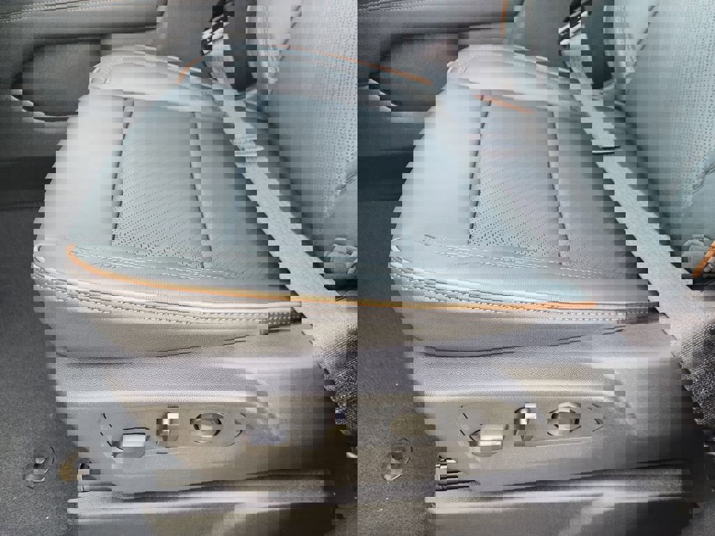 New 2026 GMC Yukon AT4 w/ LPO, Floor Liner Package image 16