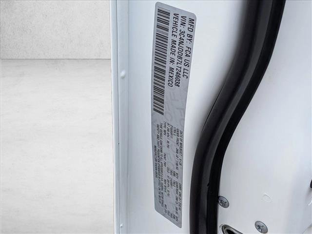 Used 2020 Jeep Compass Trailhawk w/ Cold Weather Group AWD/4WD image 16