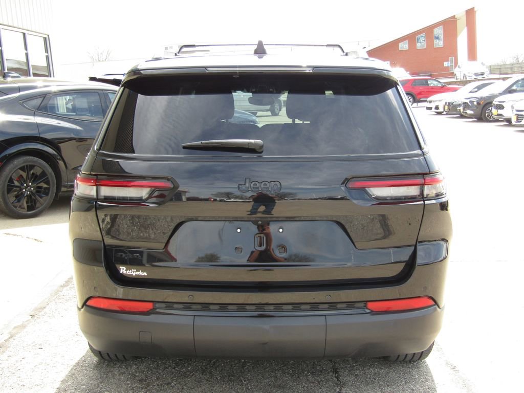 Used 2024 Jeep Grand Cherokee L Altitude AWD/4WD image 4