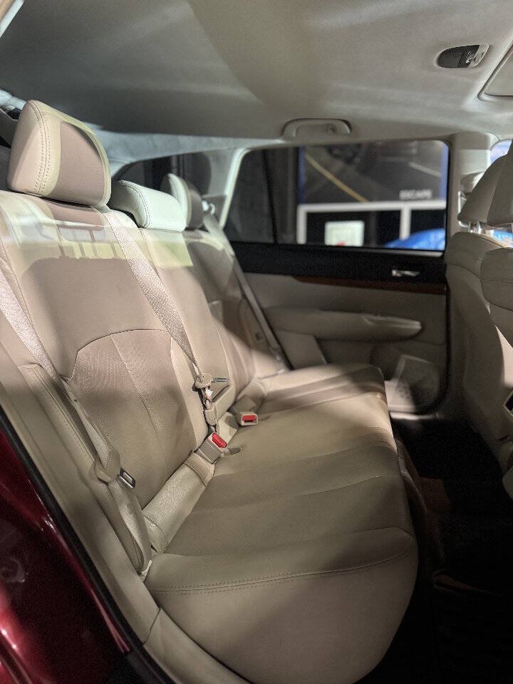 Used 2014 Subaru Outback 2.5i Limited AWD/4WD image 7
