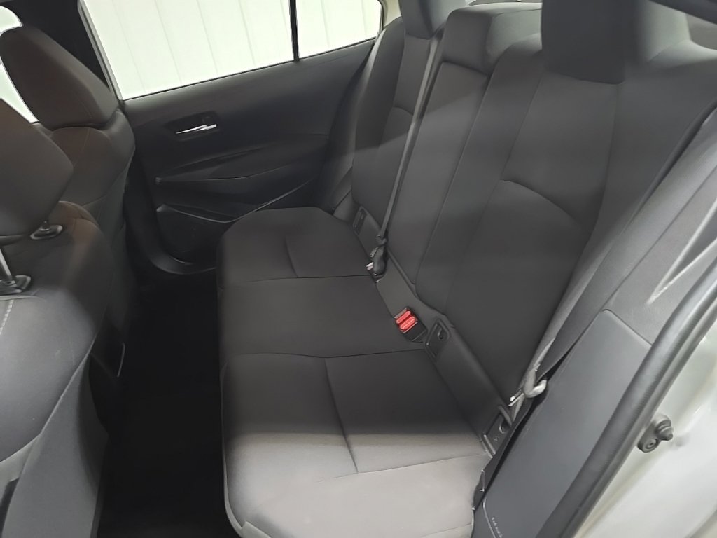 Used 2021 Toyota Corolla LE FWD image 31
