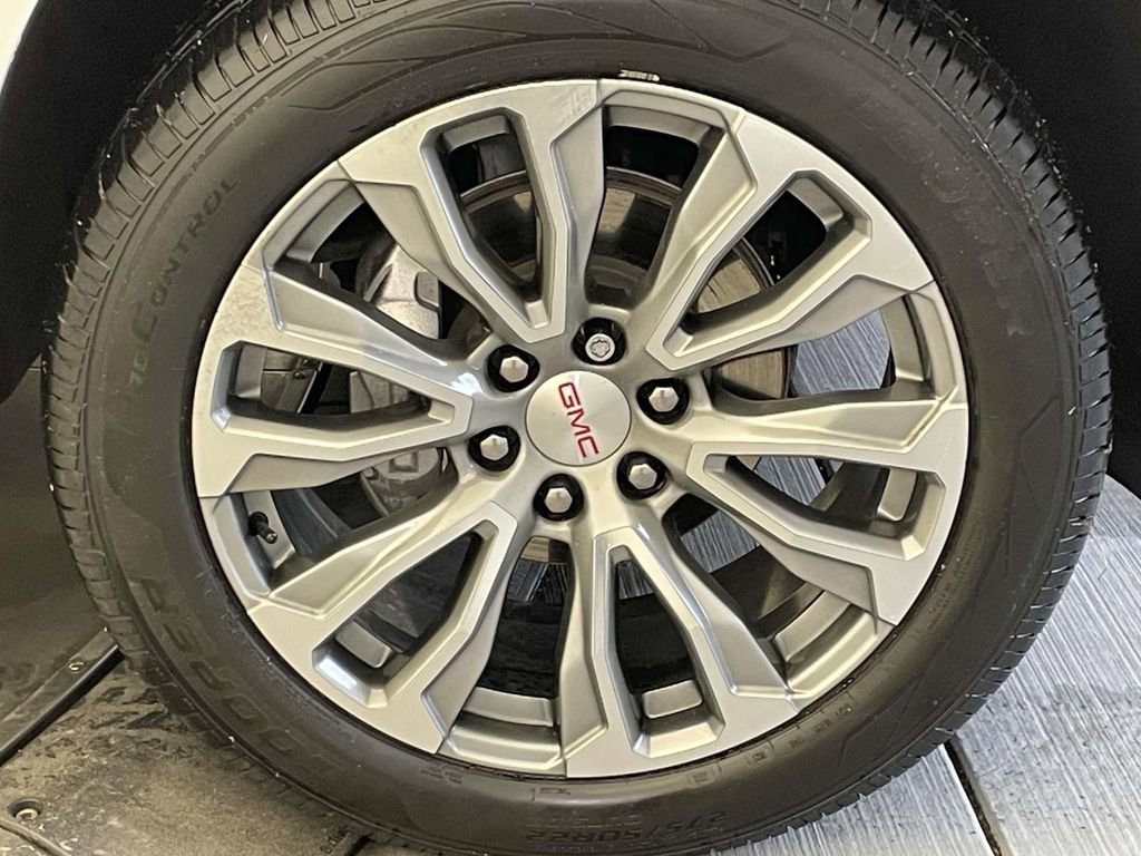 Used 2022 GMC Yukon Denali w/ Denali Premium Package image 14