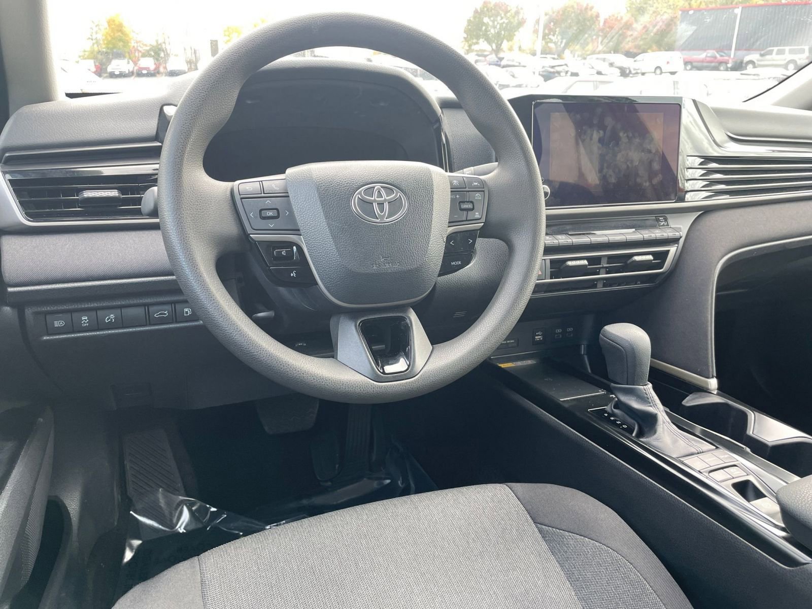 Used 2025 Toyota Camry LE image 33