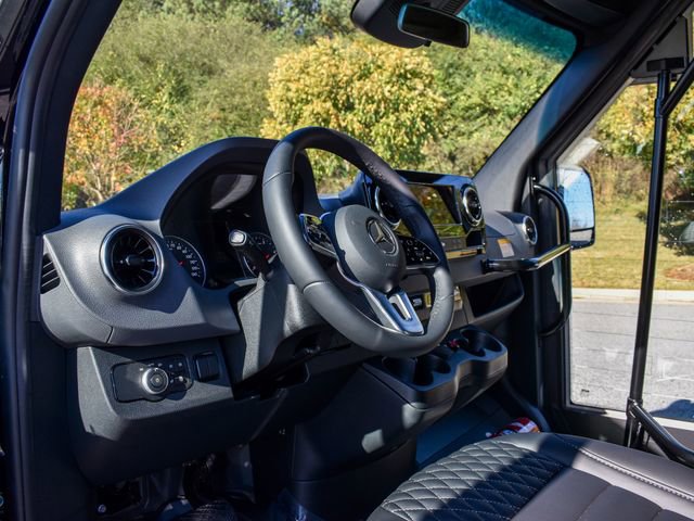 Used 2024 Mercedes-Benz Sprinter 3500 image 20