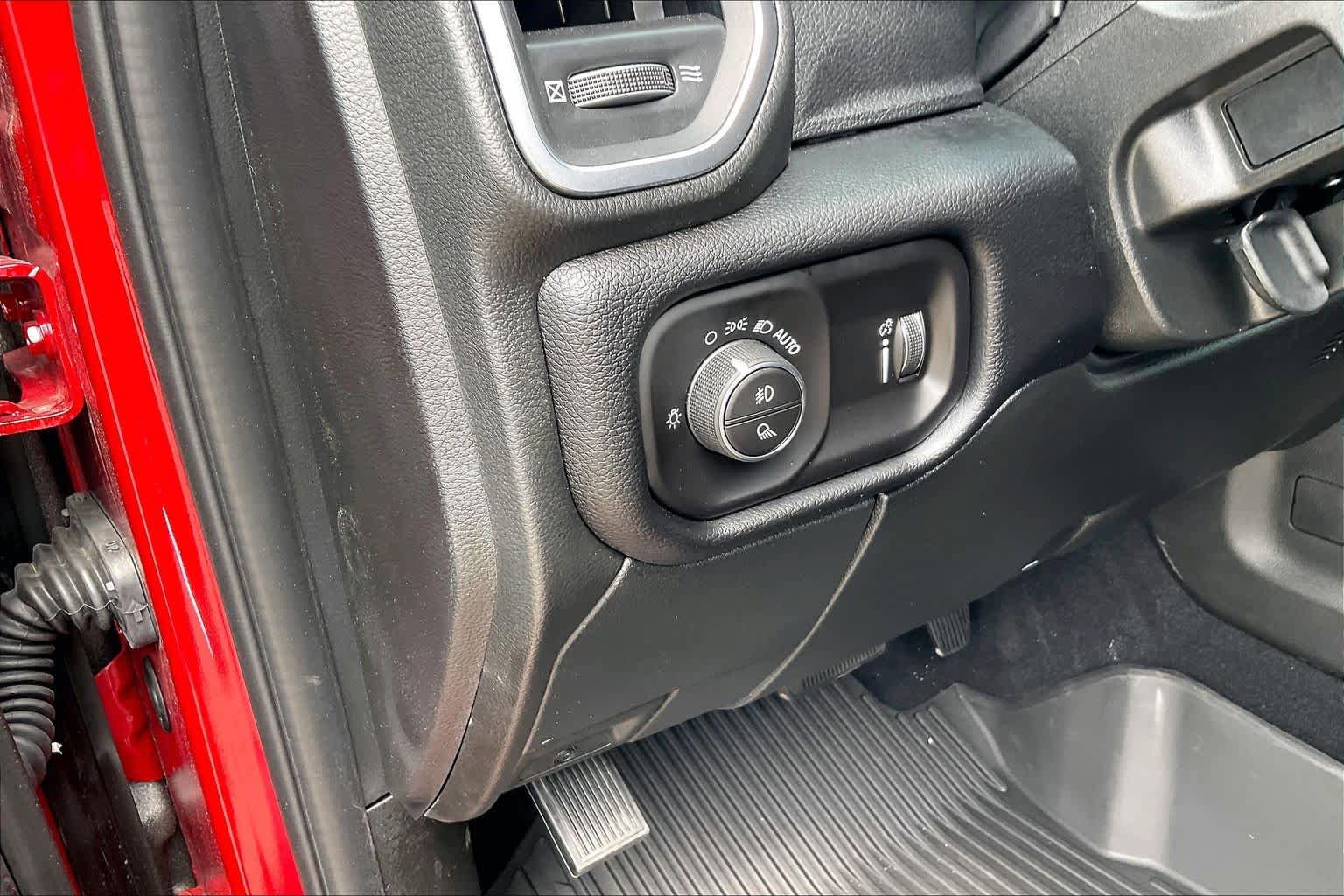 New 2026 RAM 2500 Big Horn AWD/4WD image 18