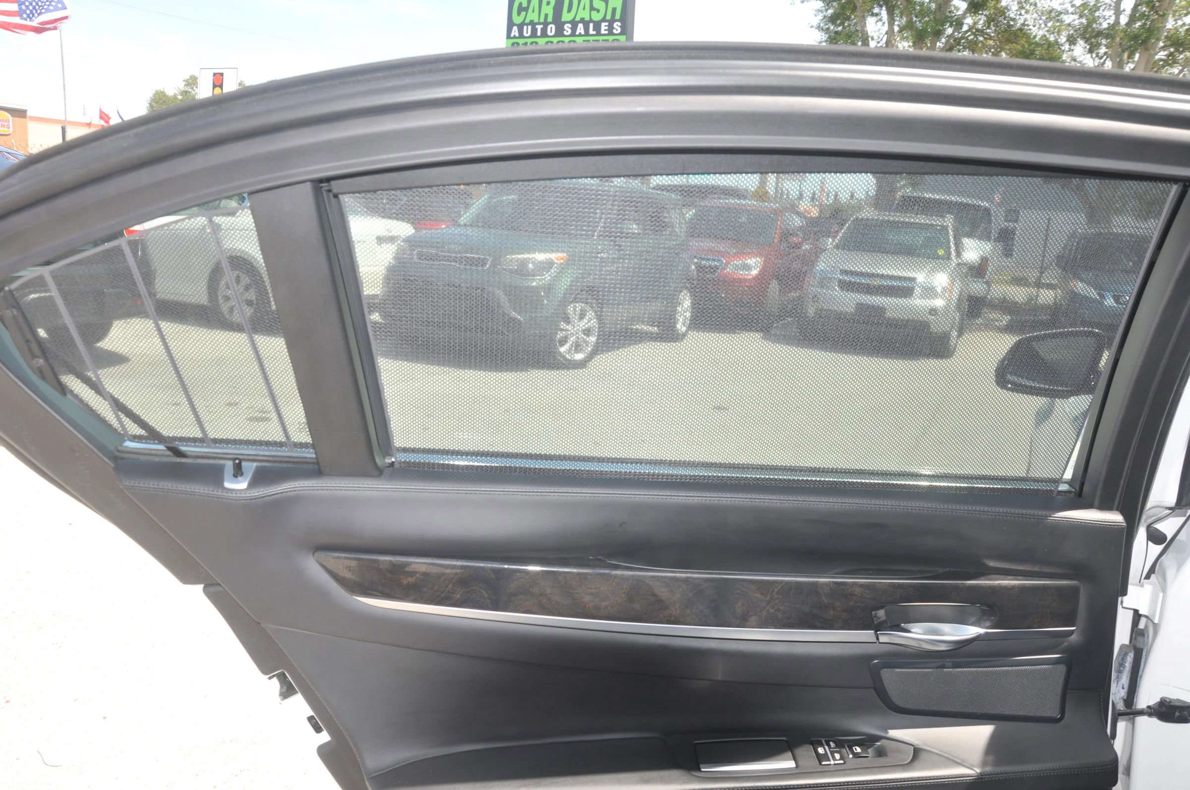 Used 2015 BMW 750Li RWD image 30