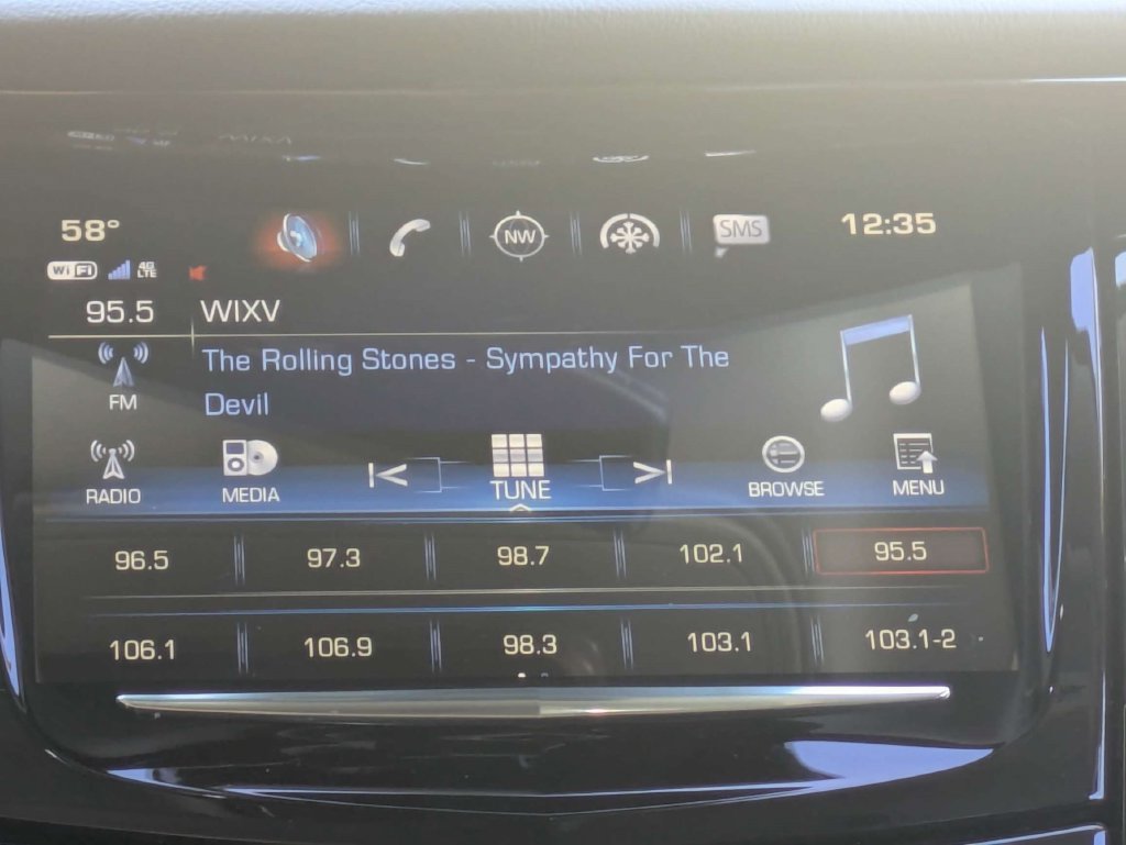 Used 2020 Cadillac Escalade Luxury AWD/4WD image 19