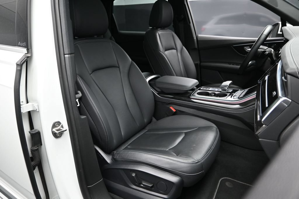 Used 2025 Audi Q7 3.0T Premium Plus AWD/4WD image 14