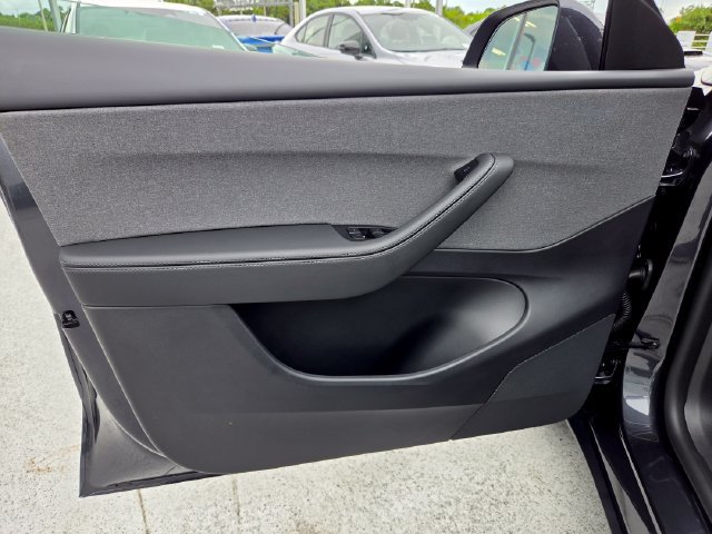 Used 2026 Tesla Model Y 2WD image 26