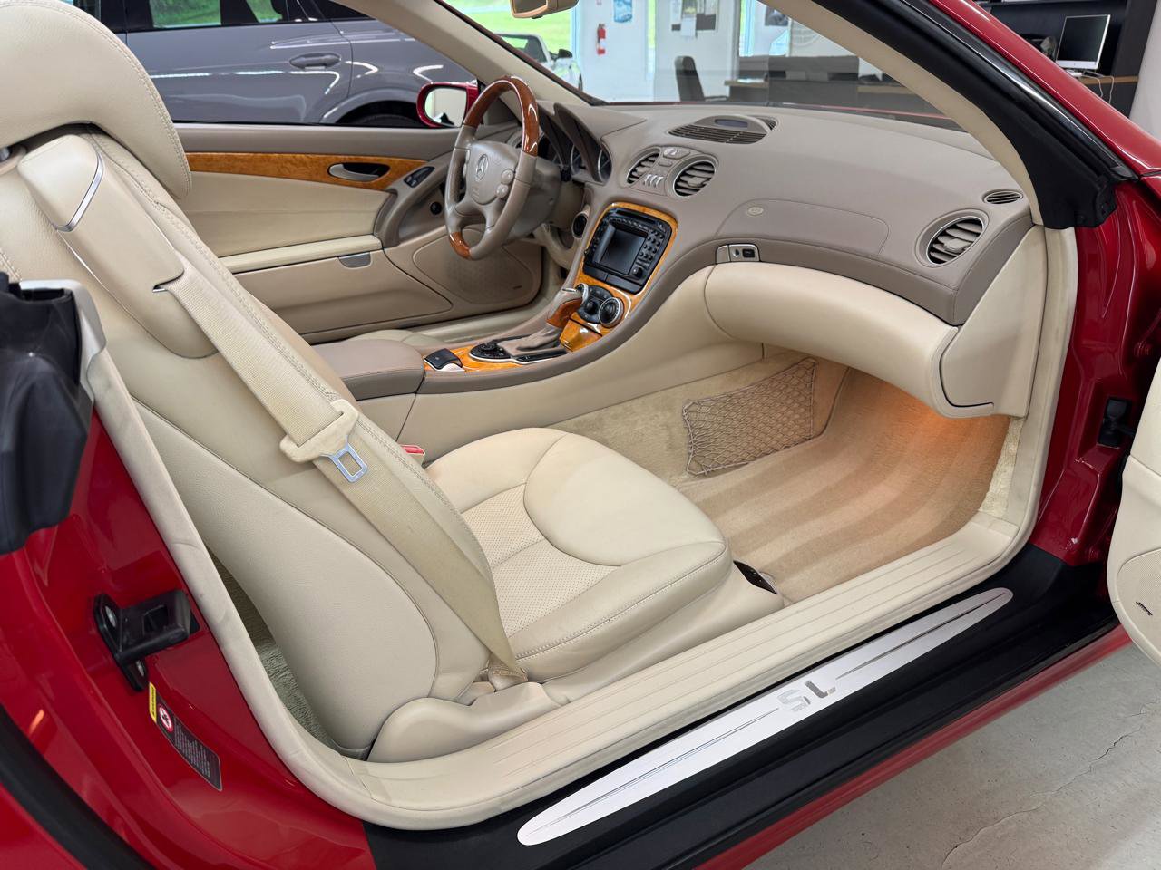 Used 2004 Mercedes-Benz SL 500 image 3
