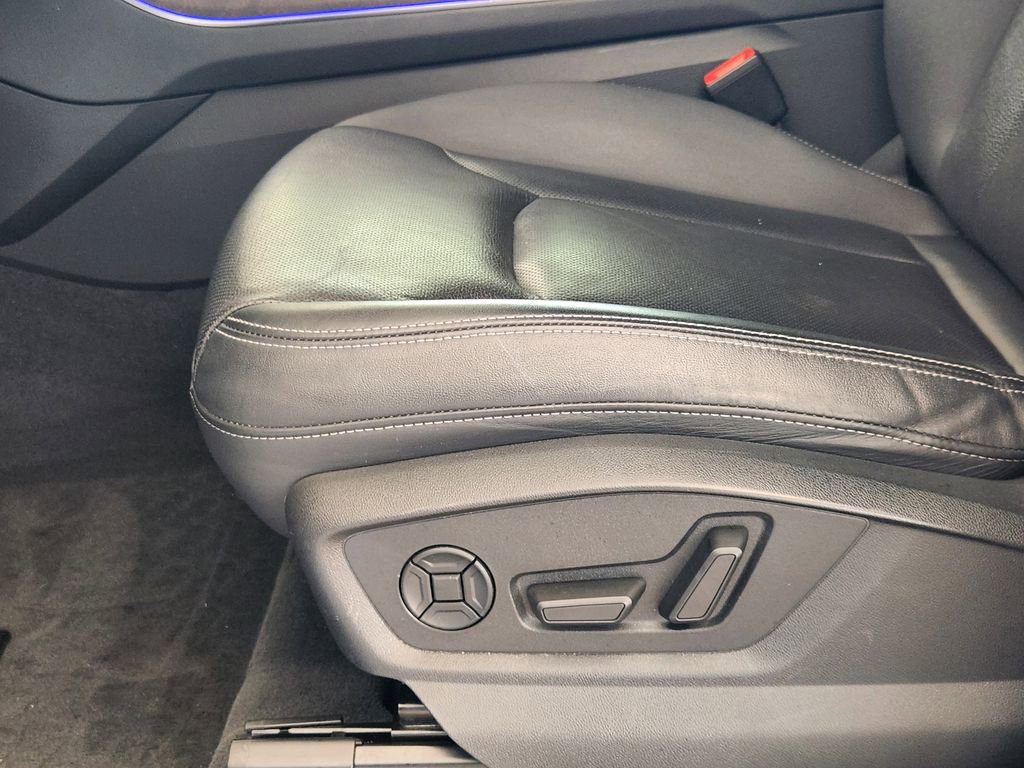 Used 2021 Audi Q8 Premium Plus w/ Premium Plus Package image 24