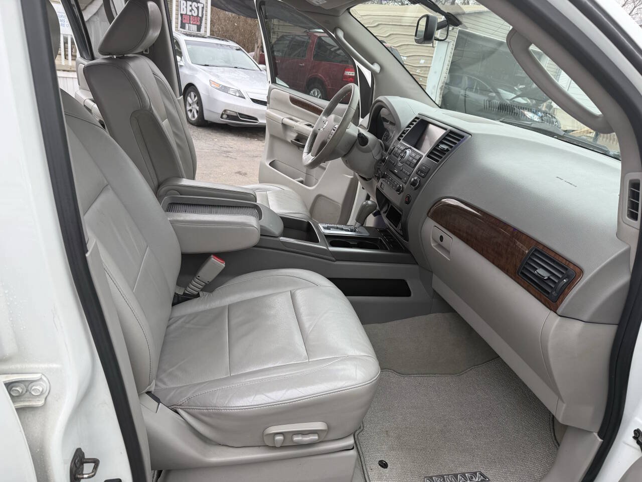 Used 2010 Nissan Armada Titanium AWD/4WD image 17