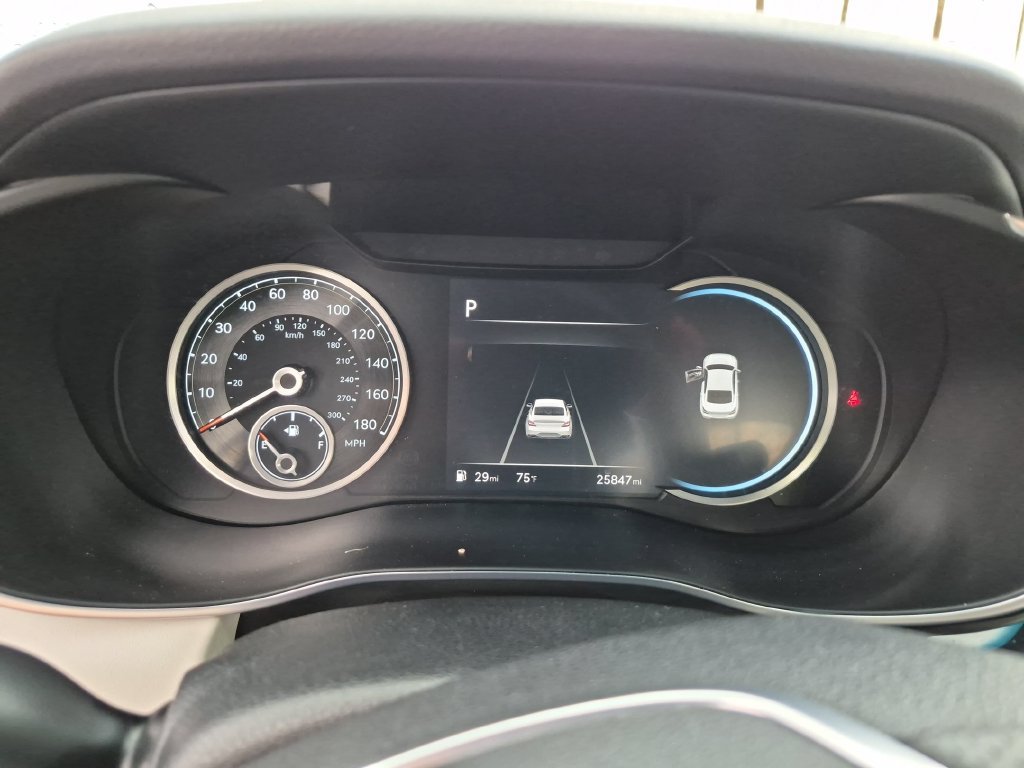 Used 2025 Genesis G70 2.5T RWD image 20