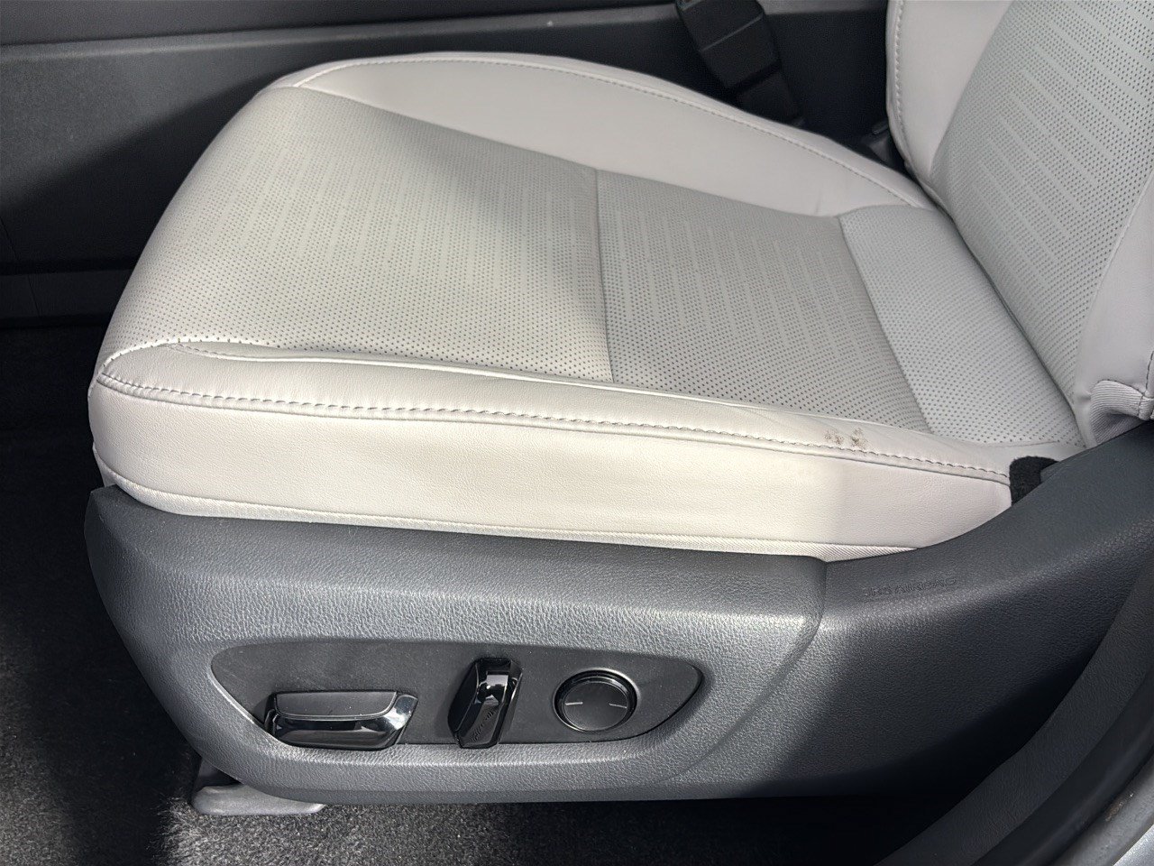 Used 2024 Lexus TX 350 FWD w/ Technology Package image 16