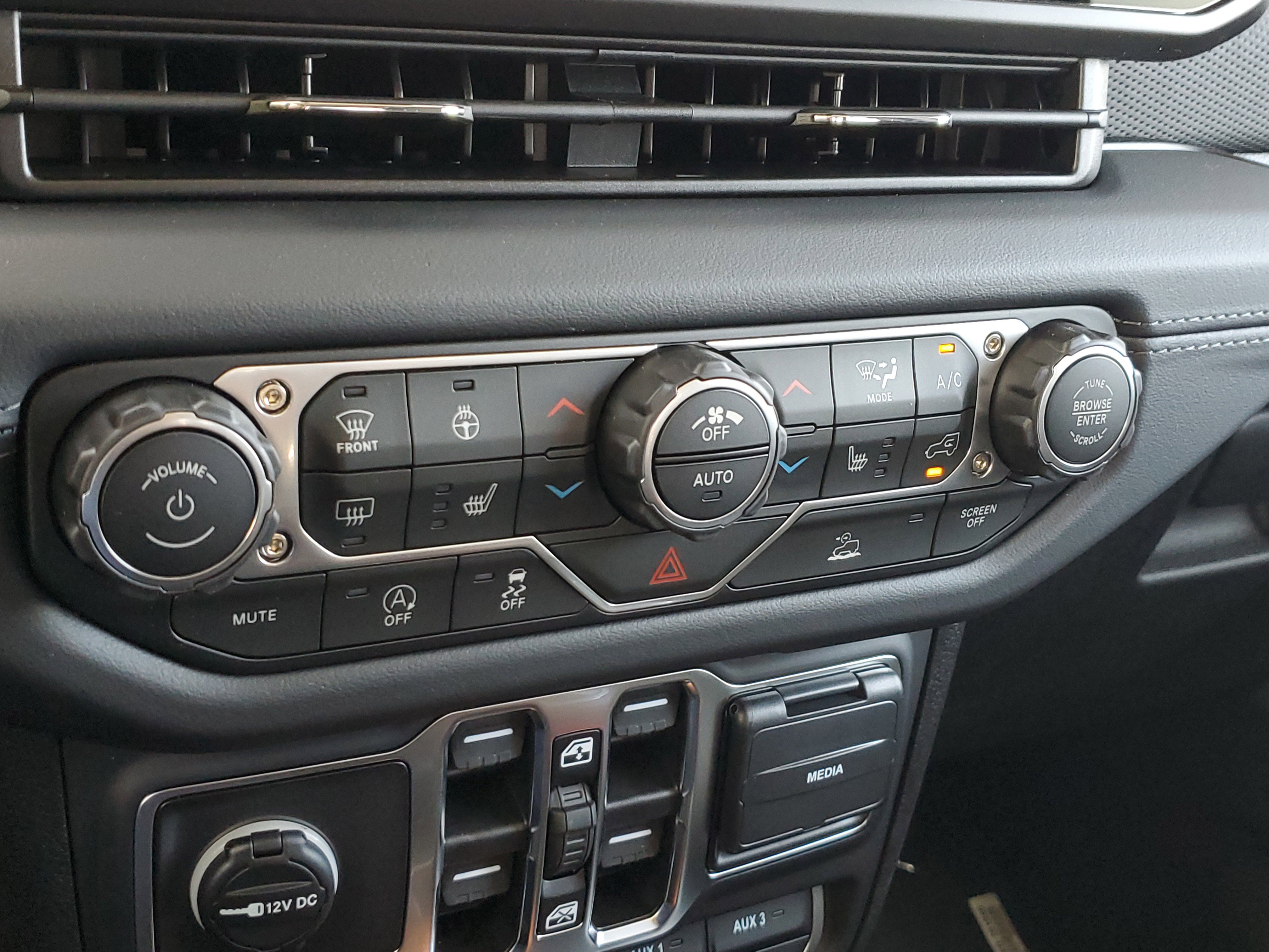 New 2025 Jeep Gladiator Rubicon image 26