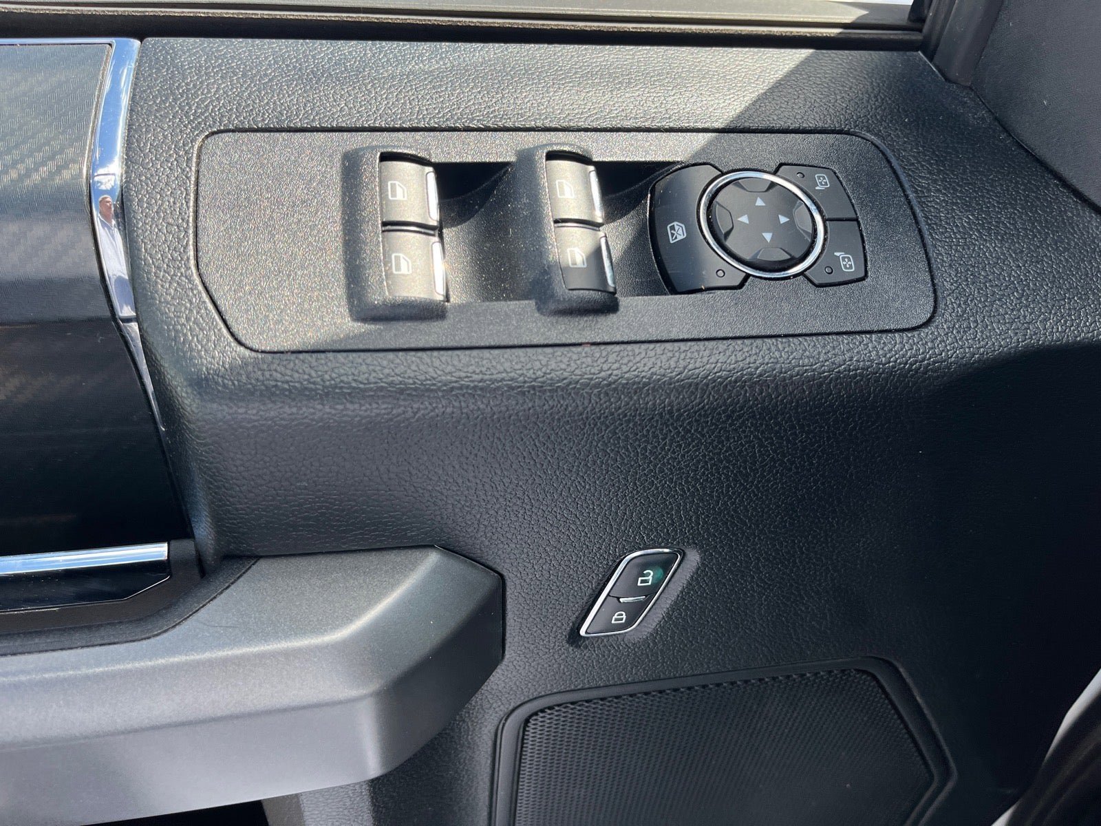 Used 2018 Ford F150 XLT w/ Equipment Group 301A Mid AWD/4WD image 12