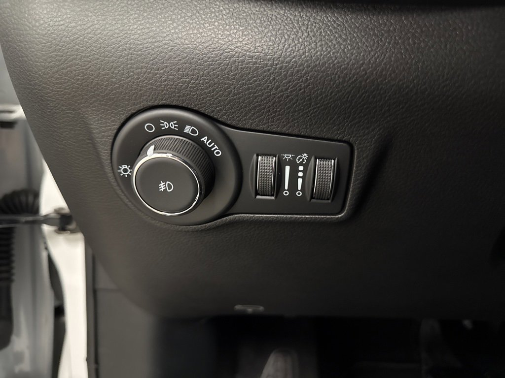 New 2025 Jeep Compass Latitude w/ Altitude Special Edition image 21