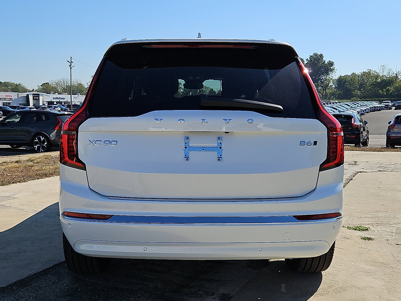 New 2026 Volvo XC90 B6 Plus w/ Protection Package Premier image 5