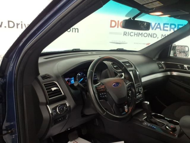 Used 2016 Ford Explorer XLT w/ Equipment Group 201A AWD/4WD image 13