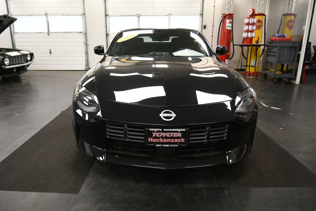 Used 2025 Nissan Z Sport w/ Floor Mat Package RWD image 3