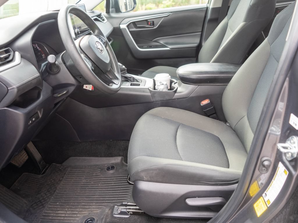 Used 2023 Toyota RAV4 LE AWD/4WD image 12