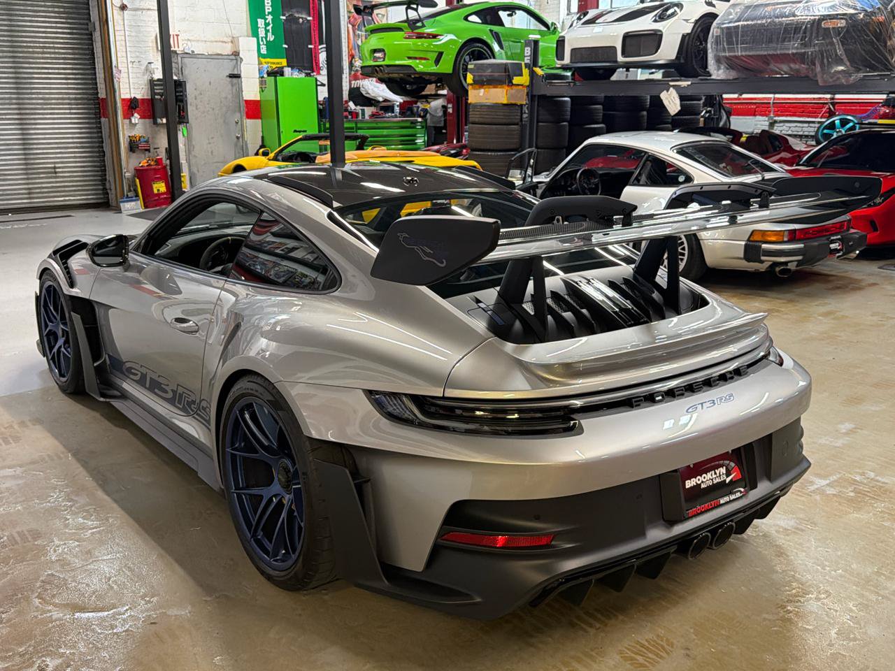 Used 2024 Porsche 911 GT3 RS RWD image 11