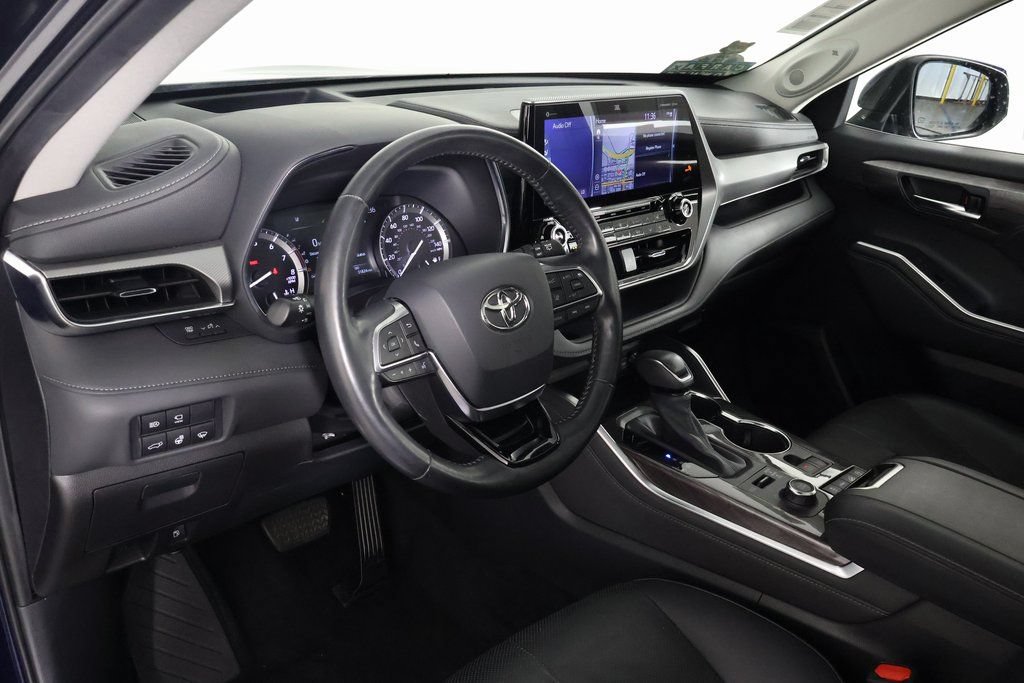 Used 2021 Toyota Highlander Platinum AWD/4WD image 7