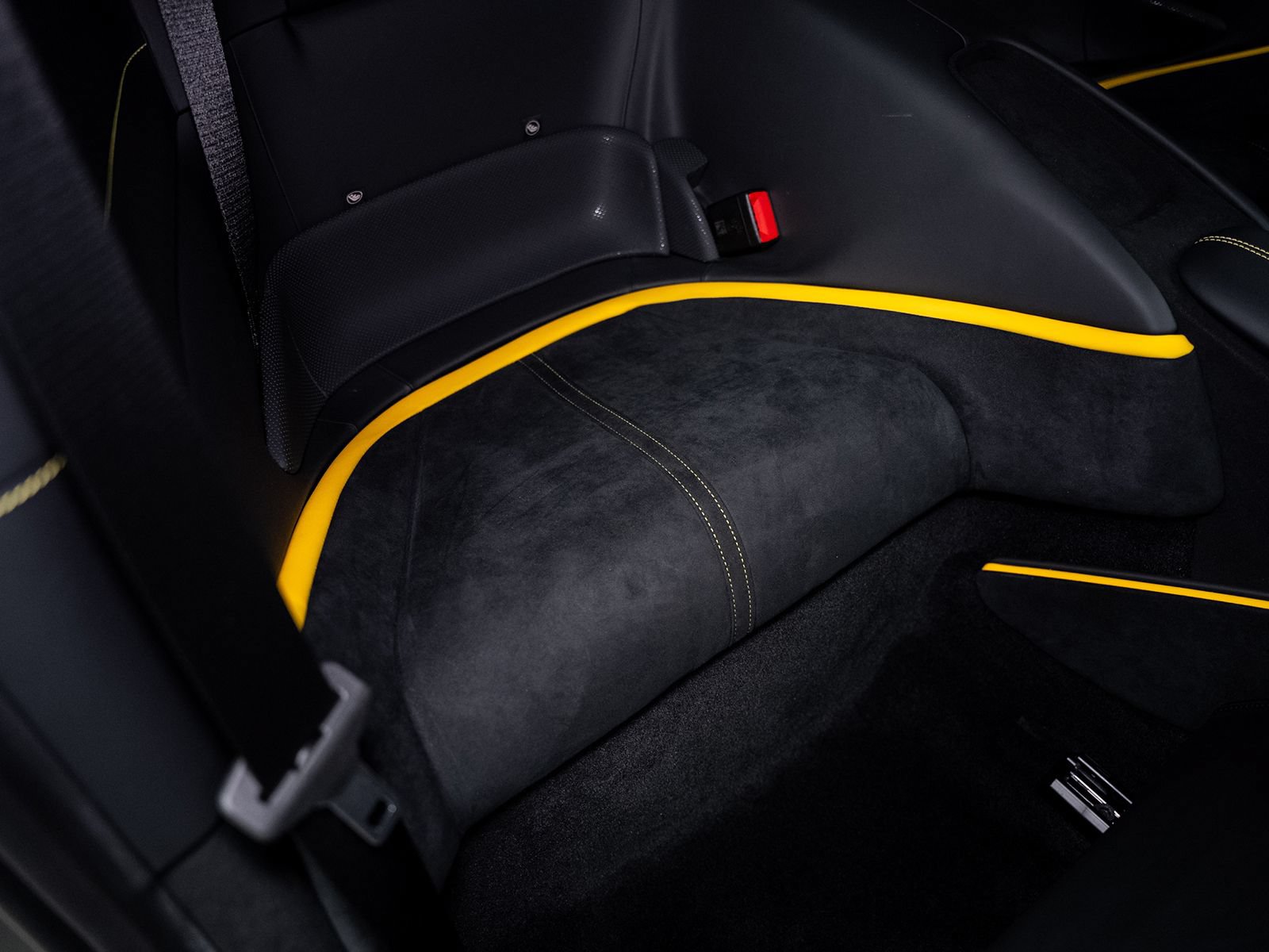 Used 2022 Ferrari Roma RWD image 38