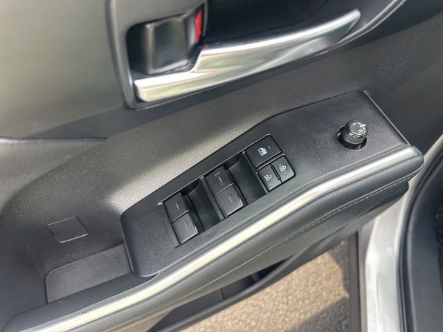 Used 2021 Toyota Highlander XLE image 10