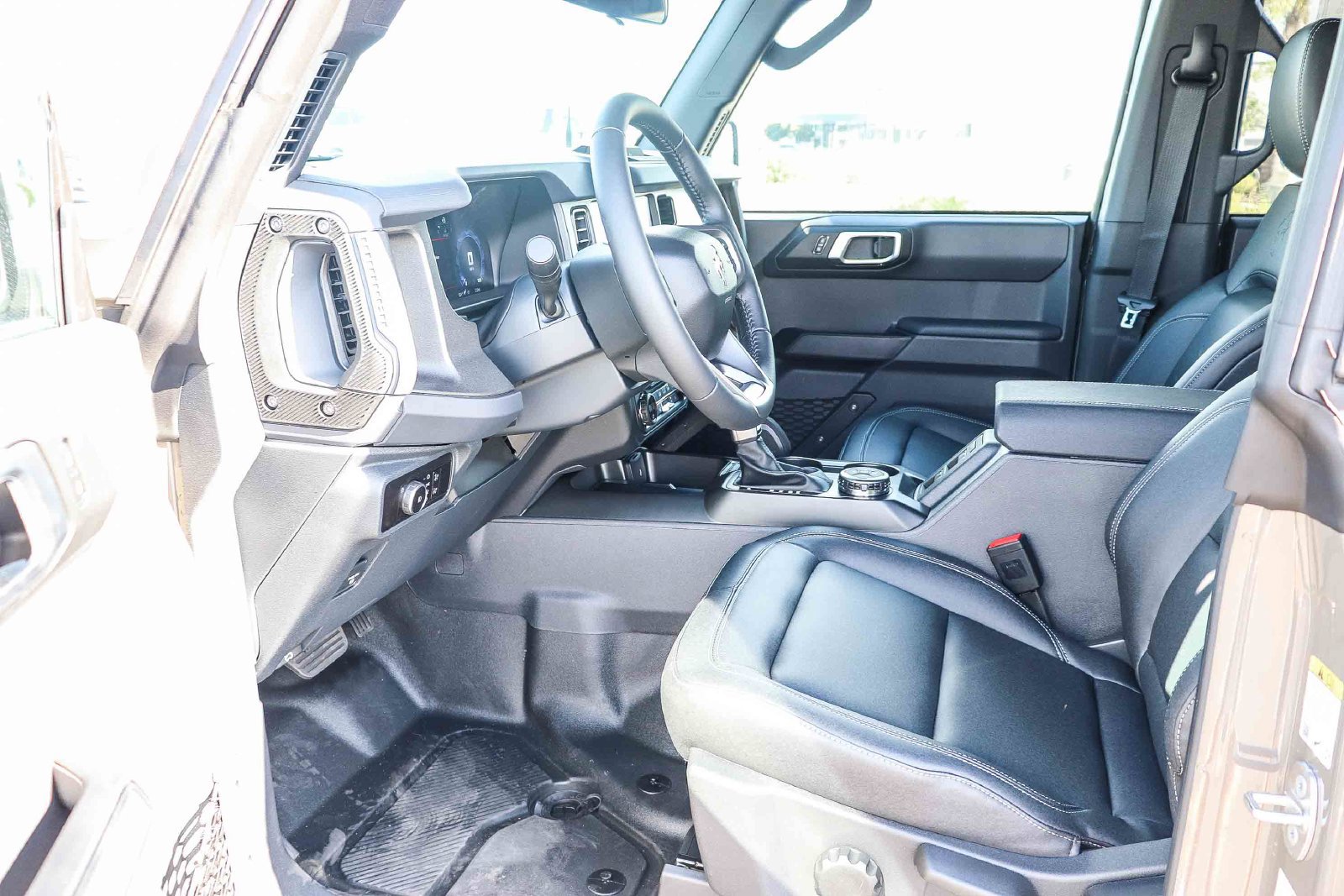 New 2026 Ford Bronco Big Bend w/ Black Diamond Package AWD/4WD image 18