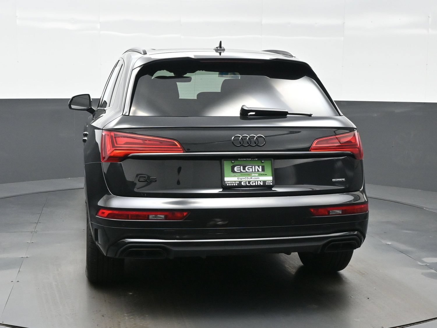 Used 2024 Audi Q5 2.0T Premium w/ Summer of Audi Package AWD/4WD image 8