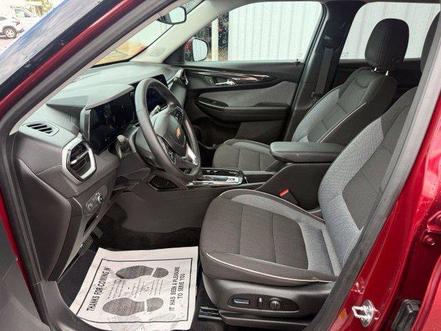 Used 2025 Chevrolet TrailBlazer LT w/ Convenience Package FWD image 7