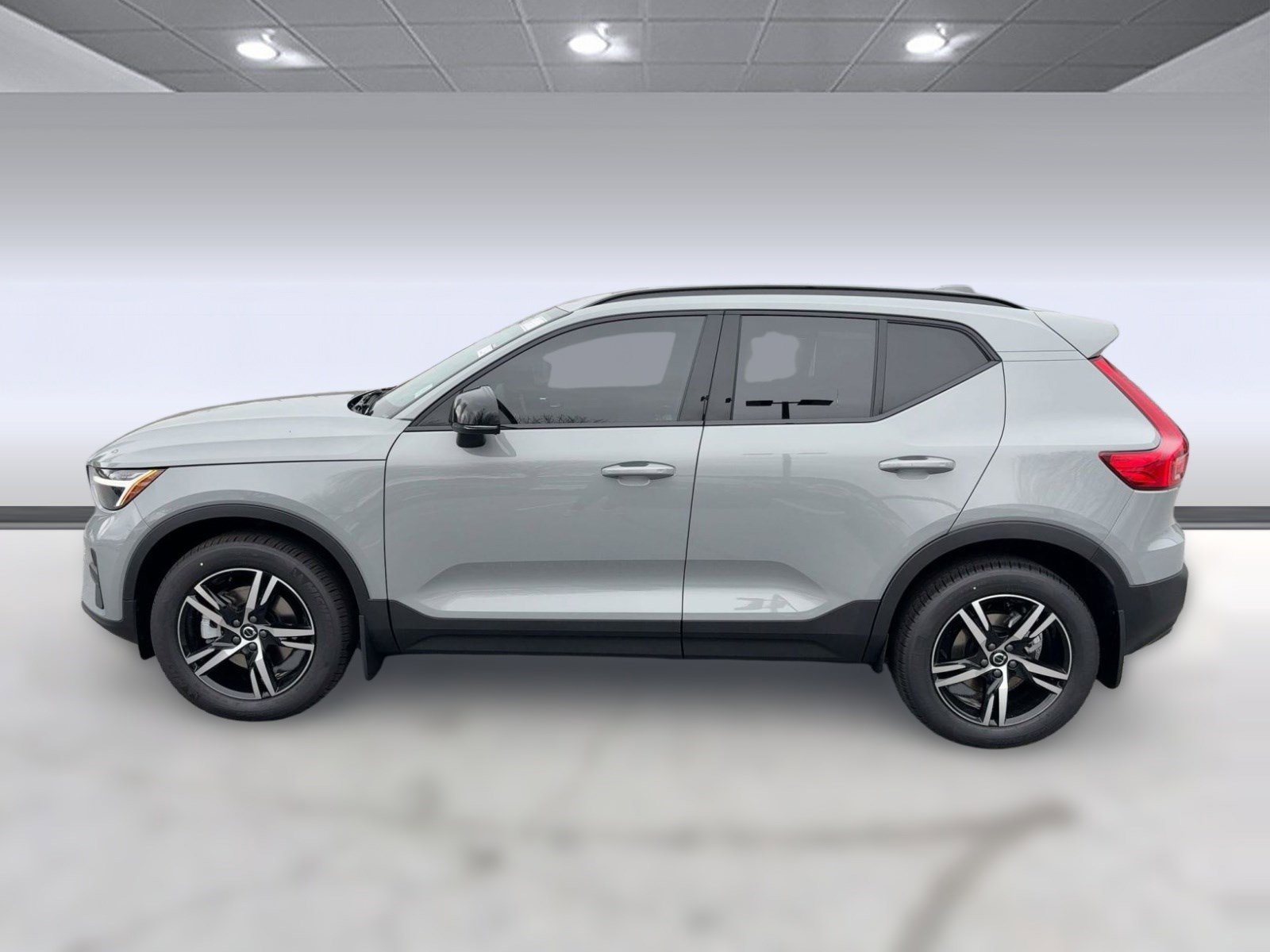 New 2026 Volvo XC40 B4 Core image 2