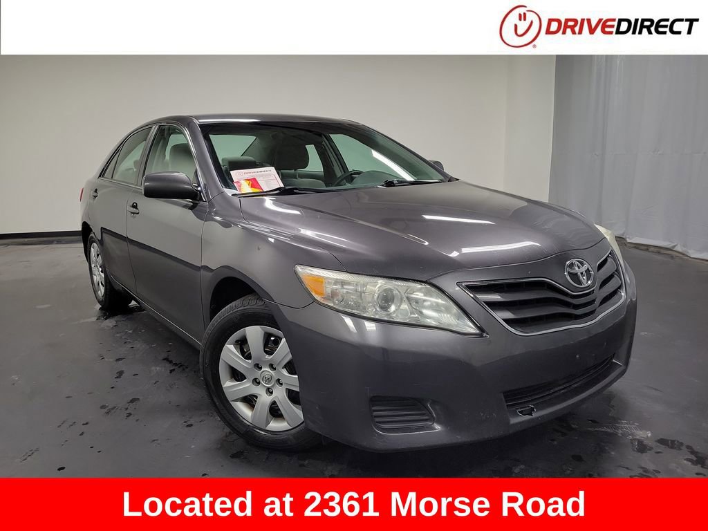 Used 2010 Toyota Camry LE image 1