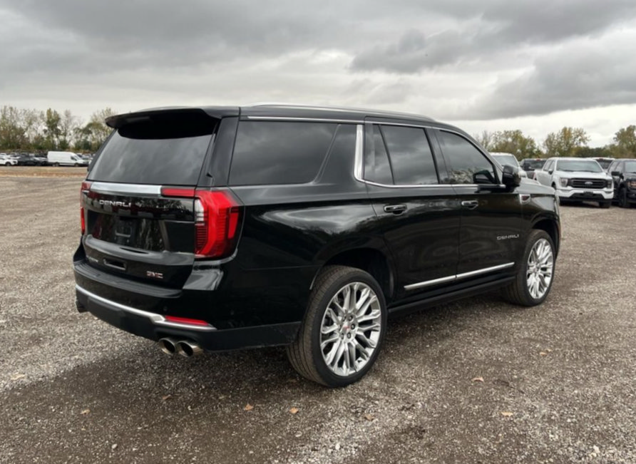 Used 2025 GMC Yukon Denali w/ Denali Reserve Package AWD/4WD image 7