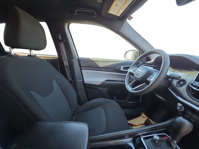 Used 2023 Jeep Compass Sport image 15