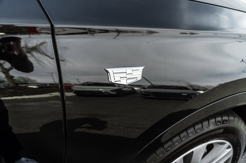 Used 2024 Cadillac XT6 Premium Luxury image 4