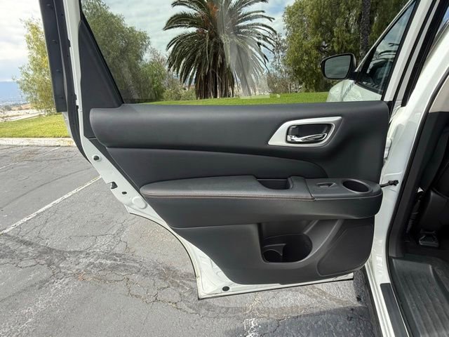 Used 2020 Nissan Pathfinder SV w/ Rock Creek Edition FWD image 11