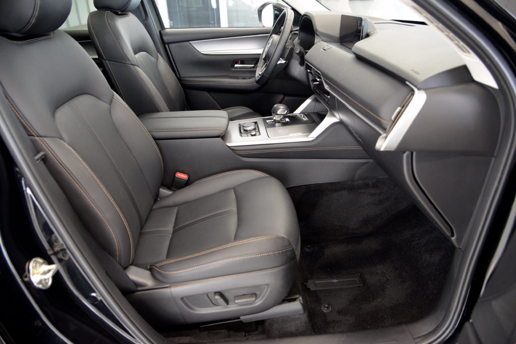 Certified 2024 MAZDA CX-90 Plug-In Hybrid w/ Premium Pkg AWD/4WD image 31