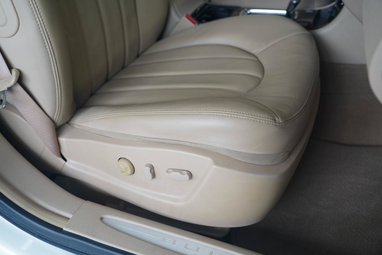 Used 2006 Buick Lucerne CXL w/ Luxury Package FWD image 29