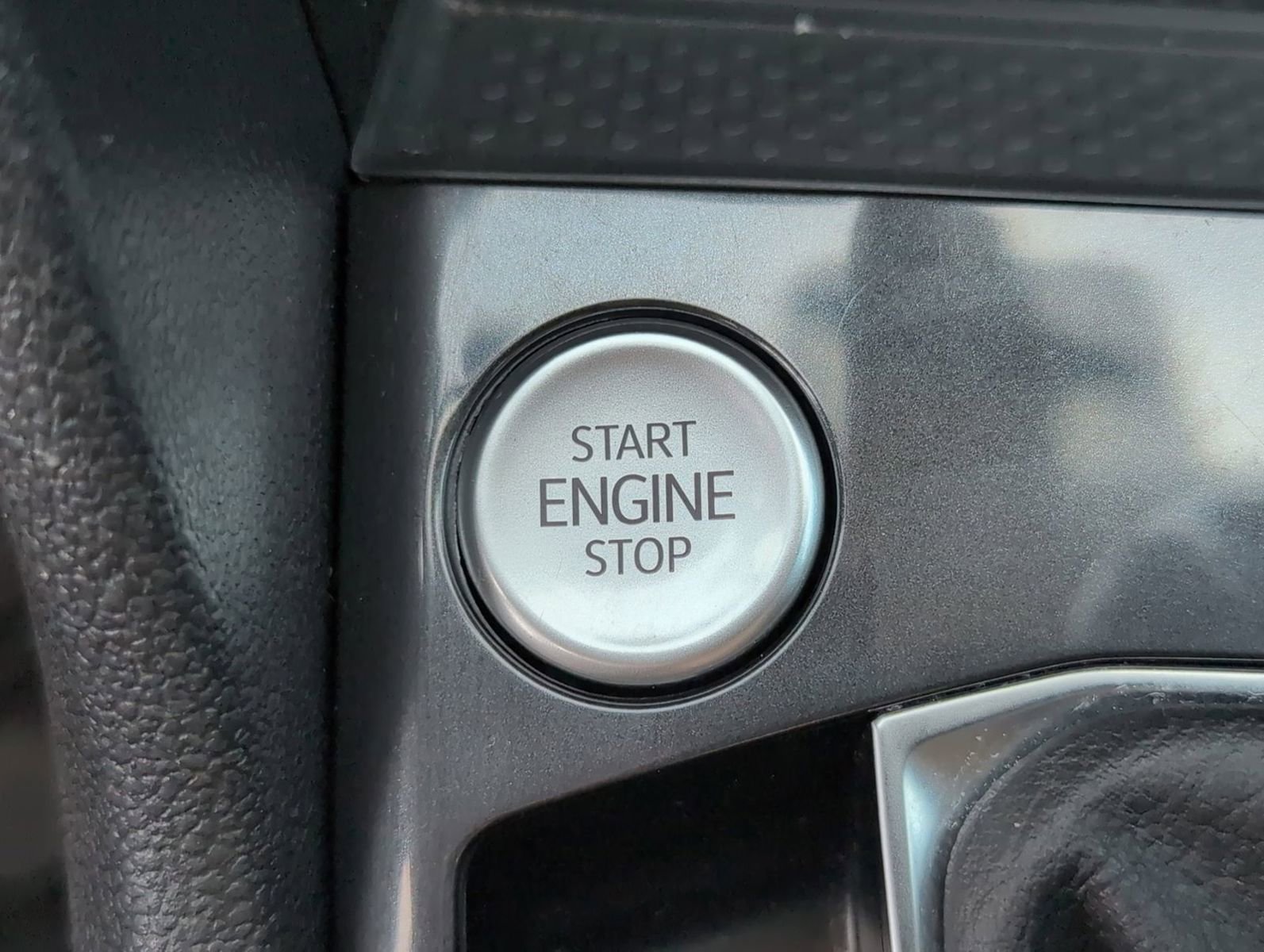 Used 2024 Volkswagen Tiguan Wolfsburg Edition image 22