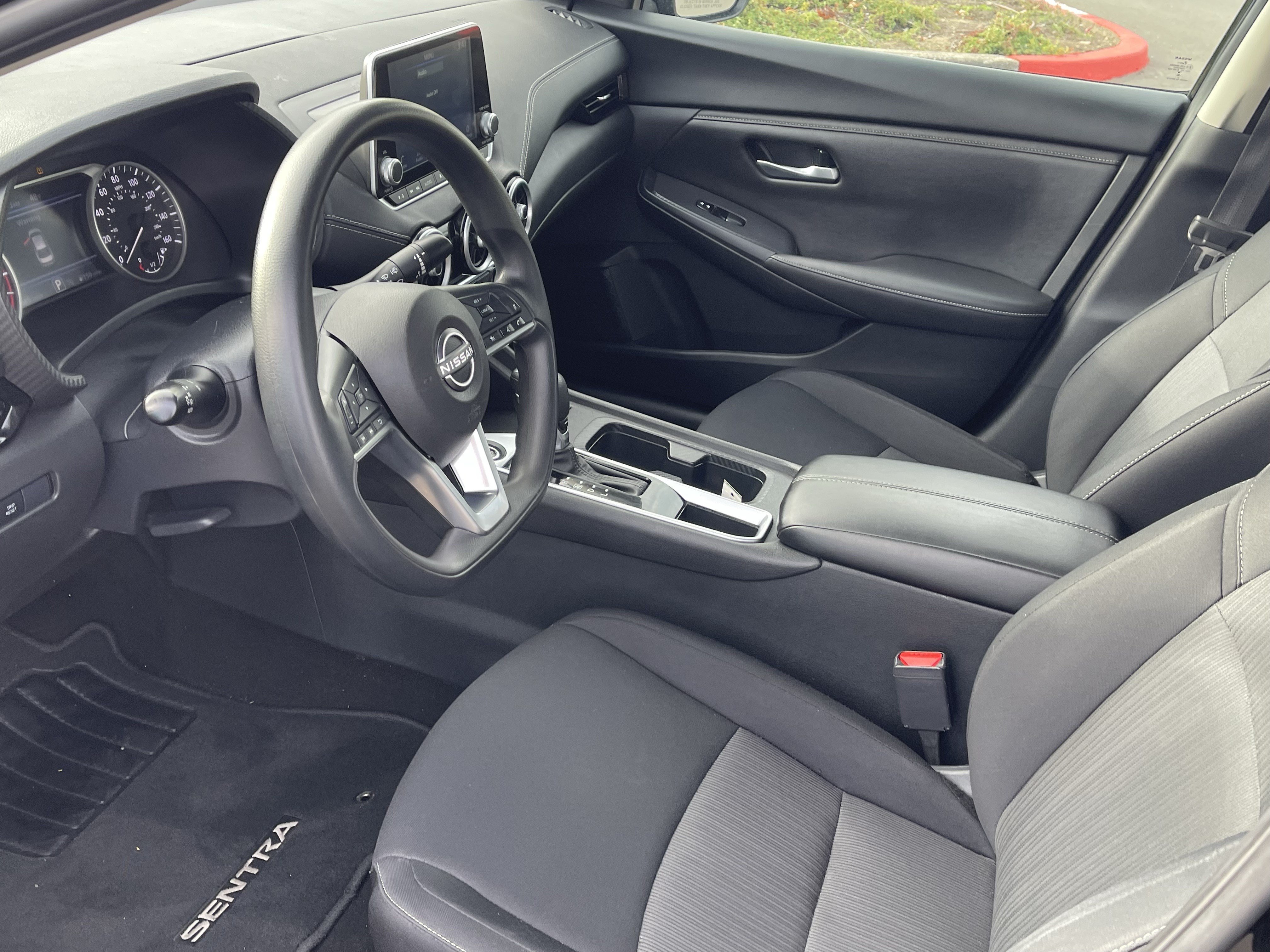 Used 2024 Nissan Sentra SV FWD image 10