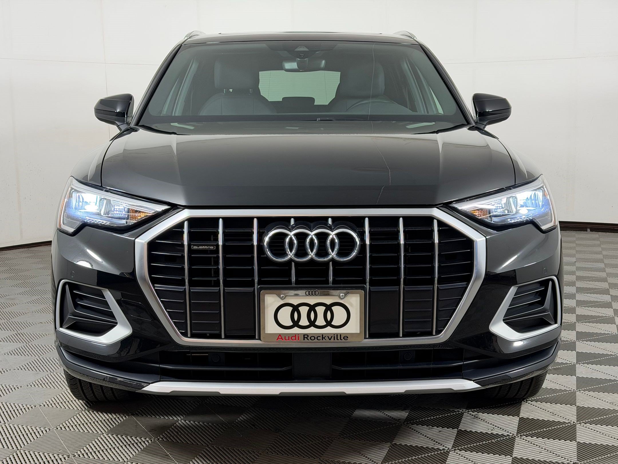 Used 2020 Audi Q3 2.0T Premium w/ Convenience Package AWD/4WD image 6