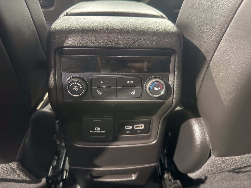 Used 2023 GMC Acadia Denali FWD image 37