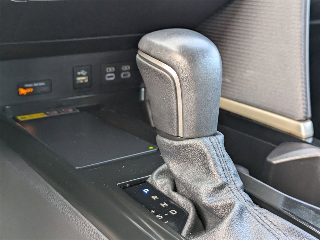 Used 2025 Toyota Camry SE image 23