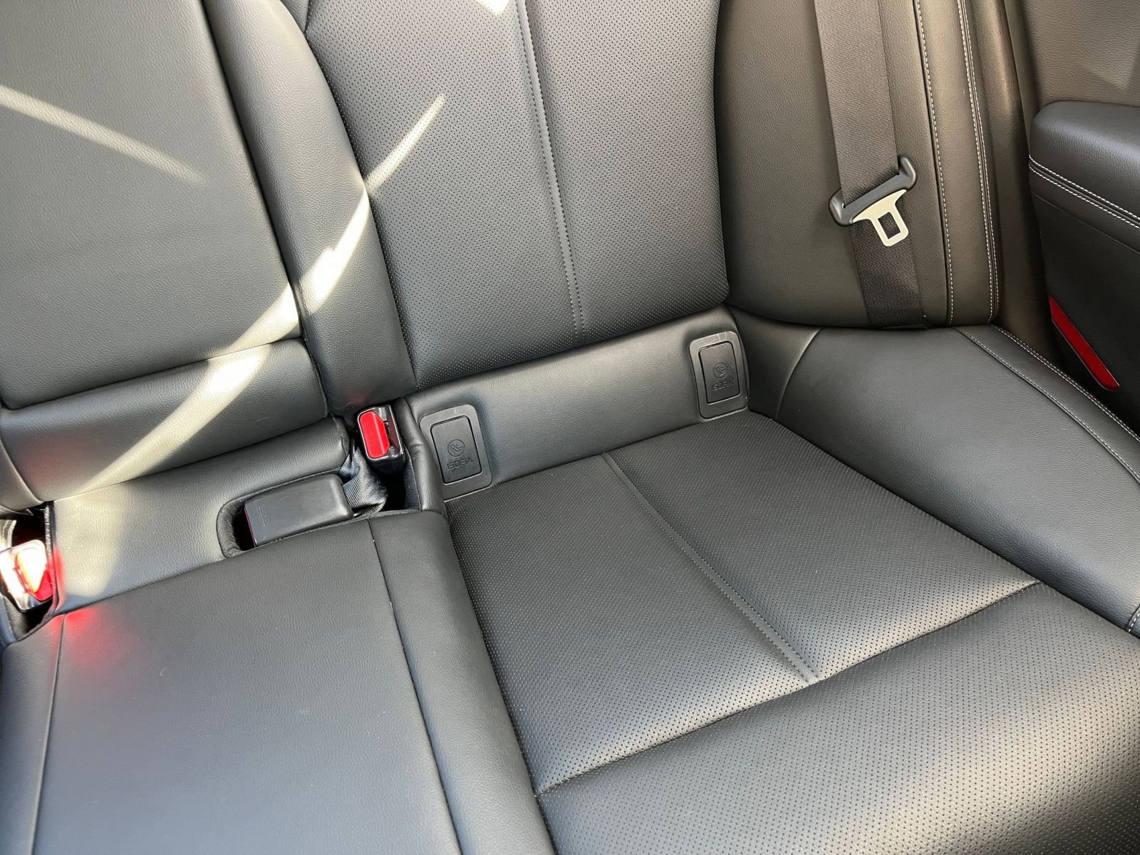 Used 2025 Genesis G70 2.5T image 39