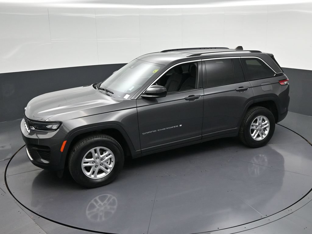Used 2023 Jeep Grand Cherokee Laredo RWD image 25