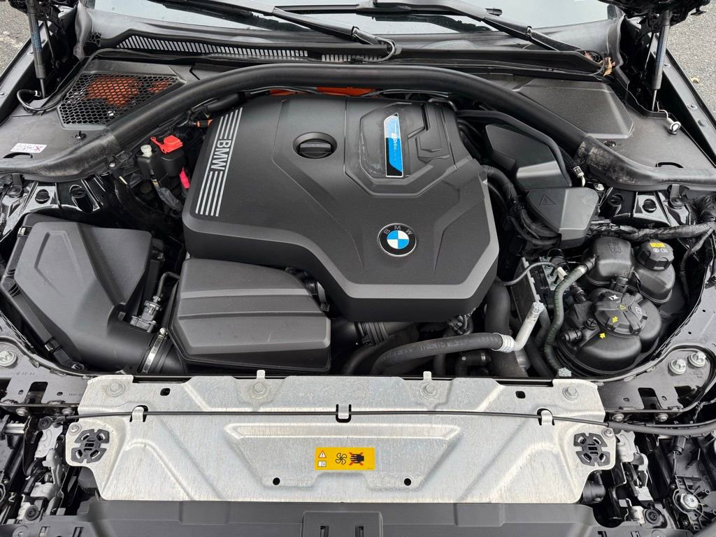 Used 2022 BMW 330e xDrive image 17