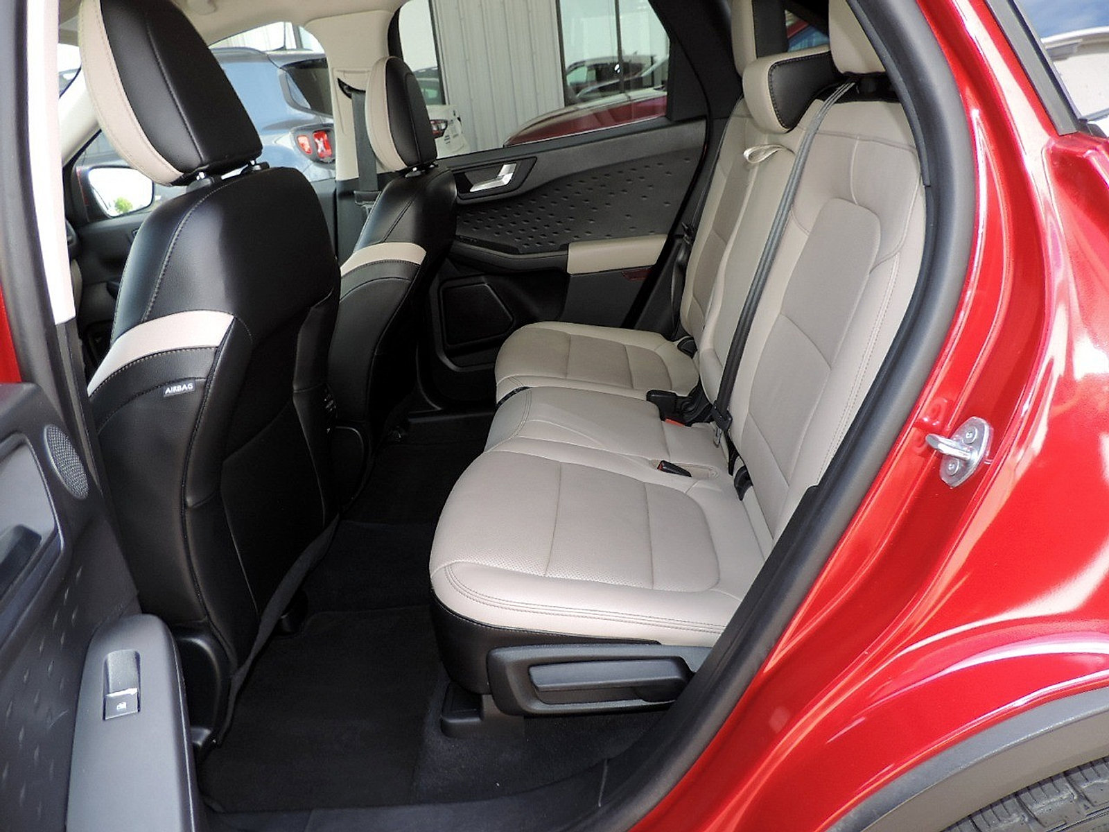 Used 2020 Ford Escape Titanium w/ Titanium Premium Package 2.0 image 13